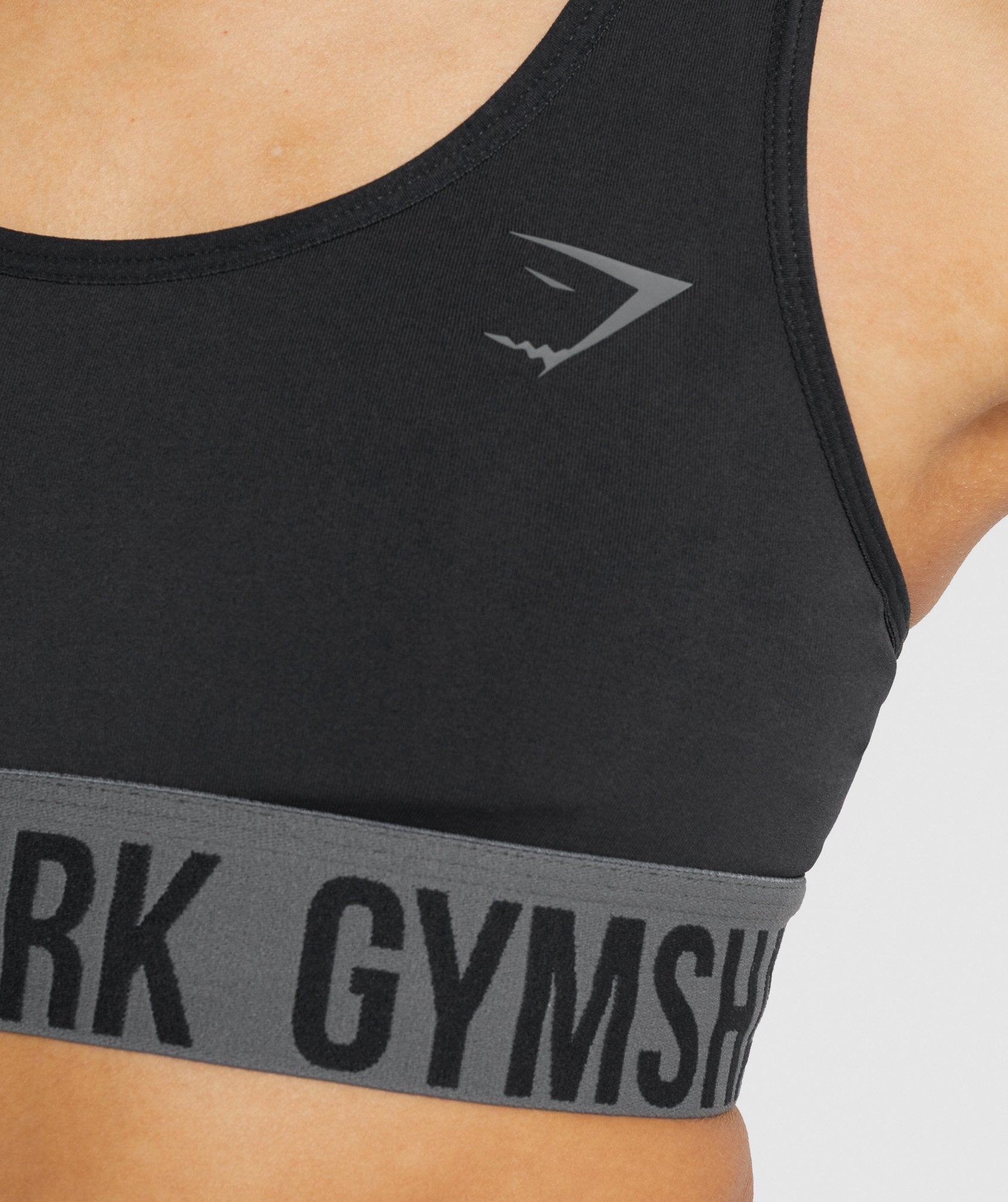gymshark-fit-seamless-sports-bra-black-aw21