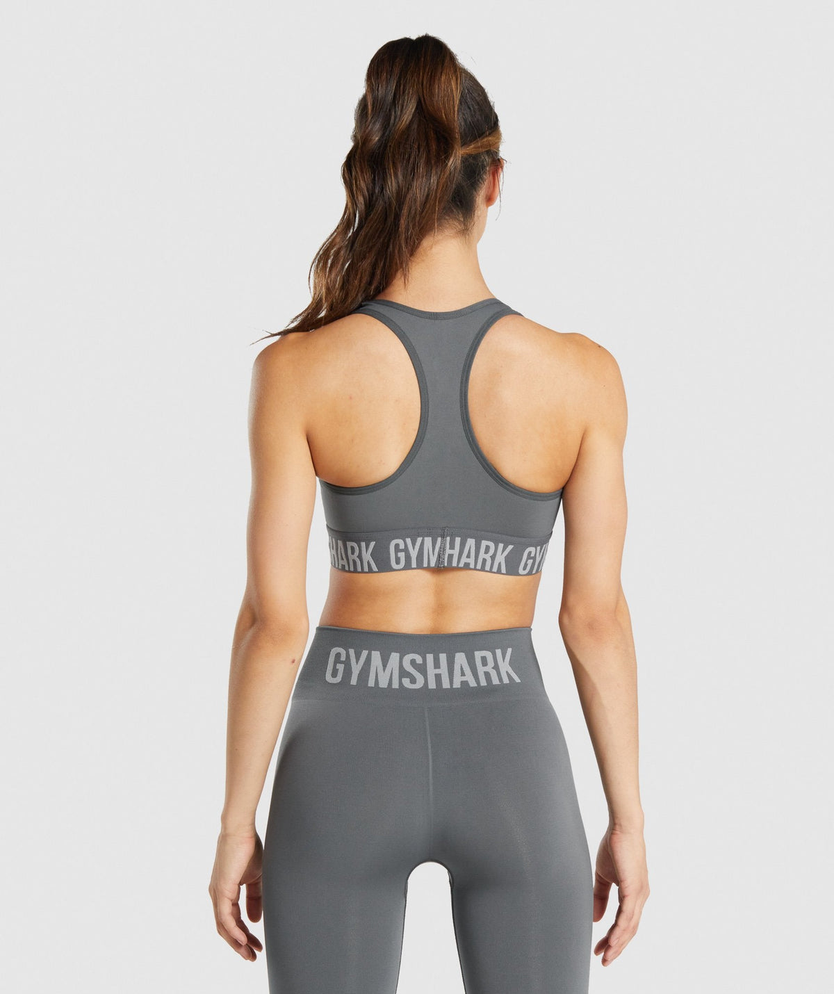 gymshark-fit-seamless-sports-bra-charcoal-aw21