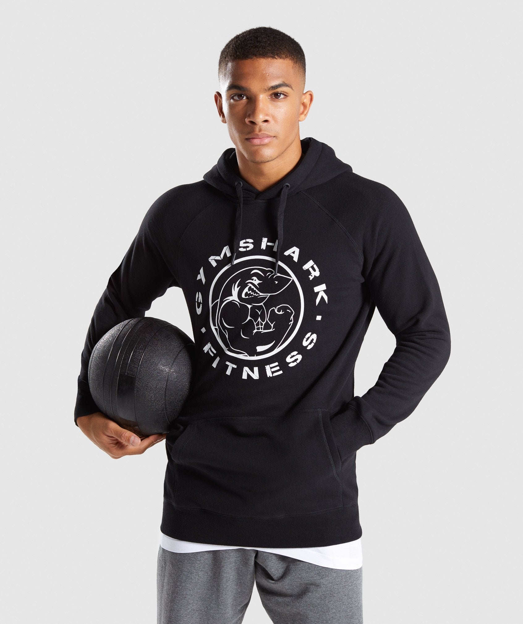 gymshark-fitness-pullover-hoodie-black