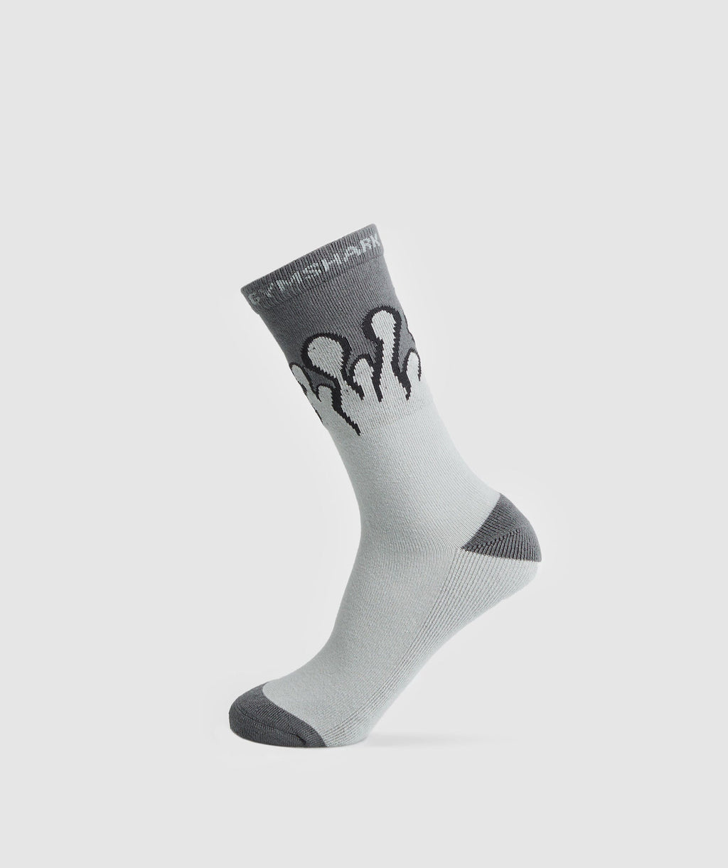 gymshark-flame-crew-sock-silver-grey-ss24