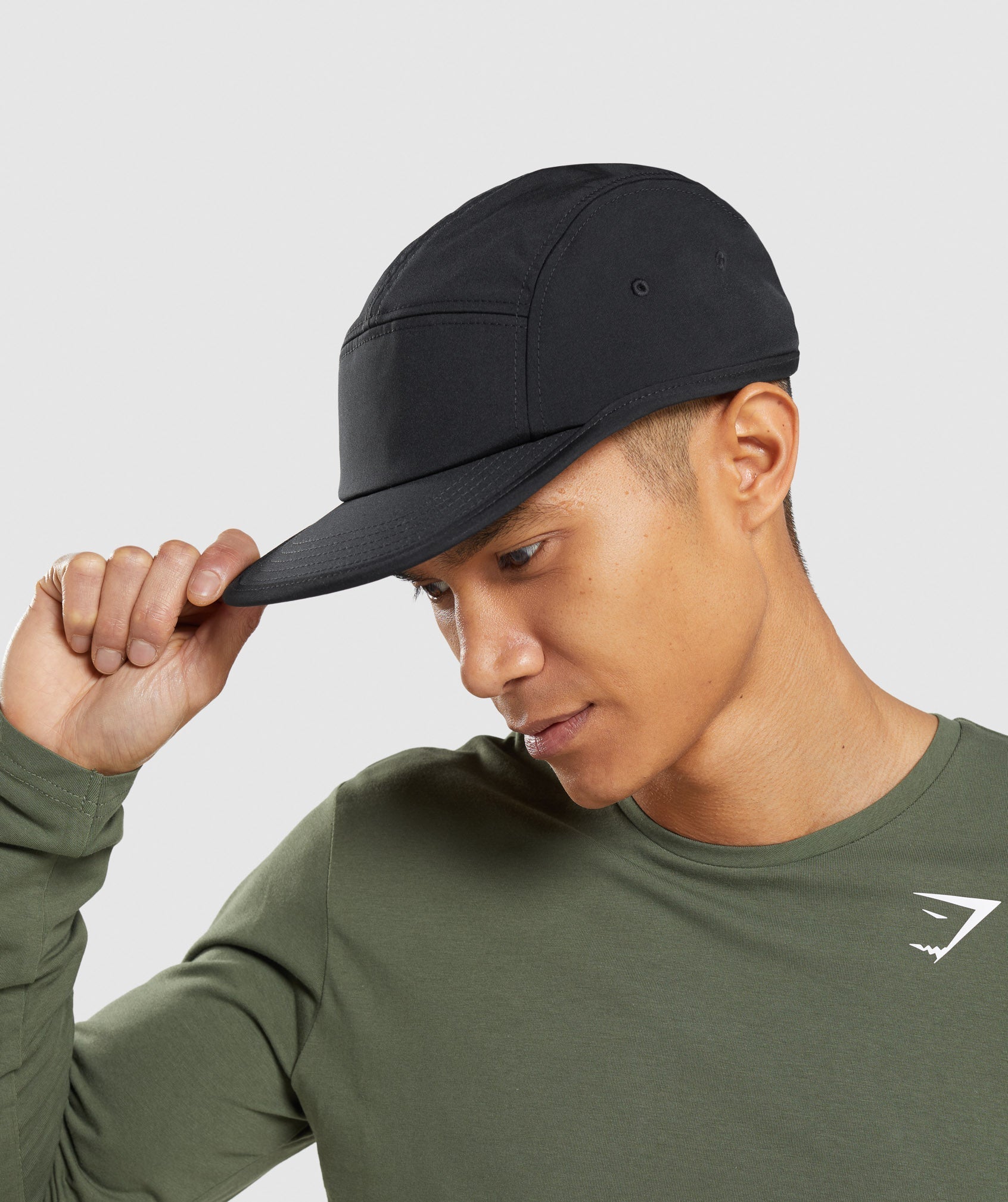 gymshark-flat-peak-cap-black-ss22