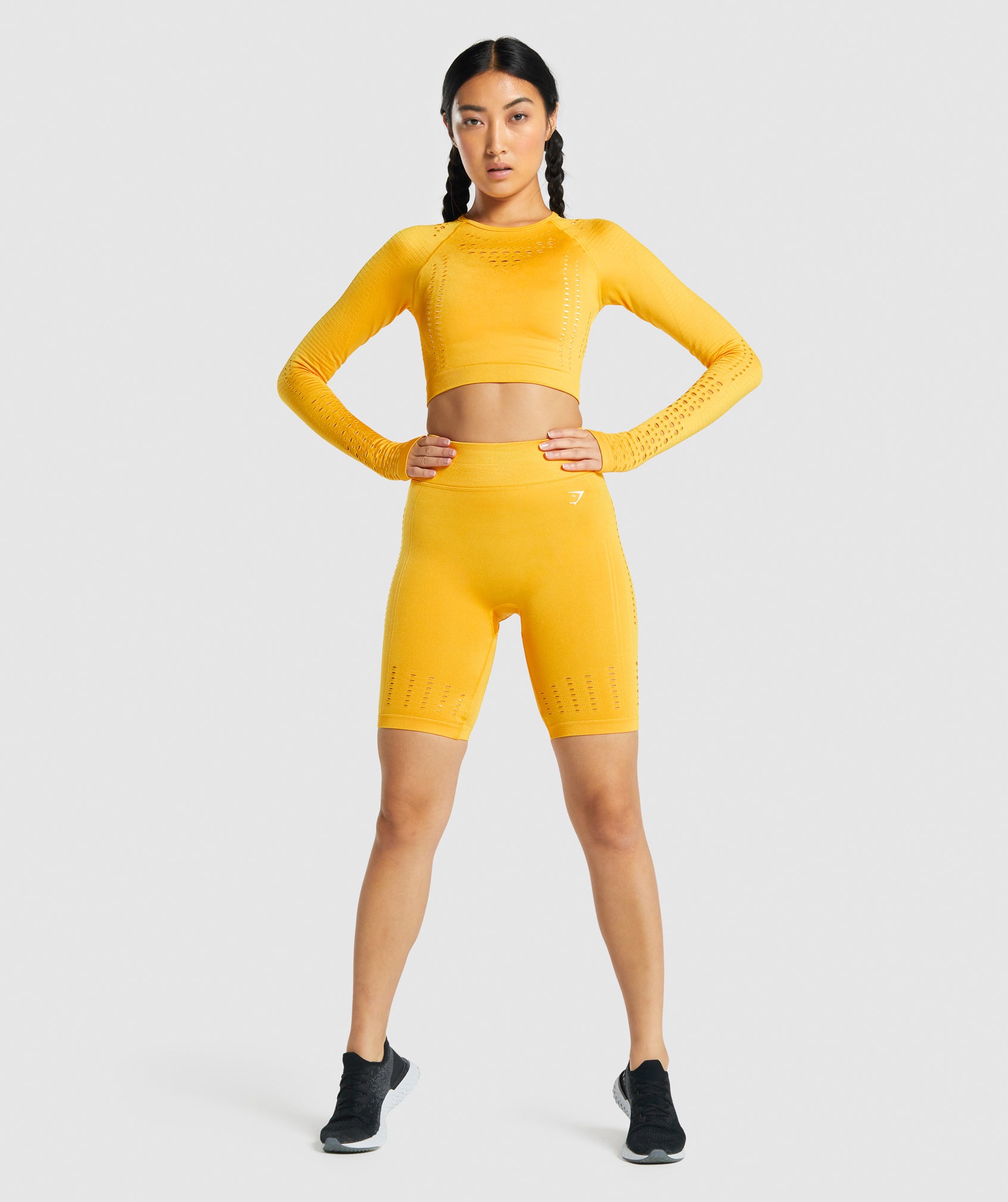 gymshark-glow-seamless-shorts-yellow-aw21