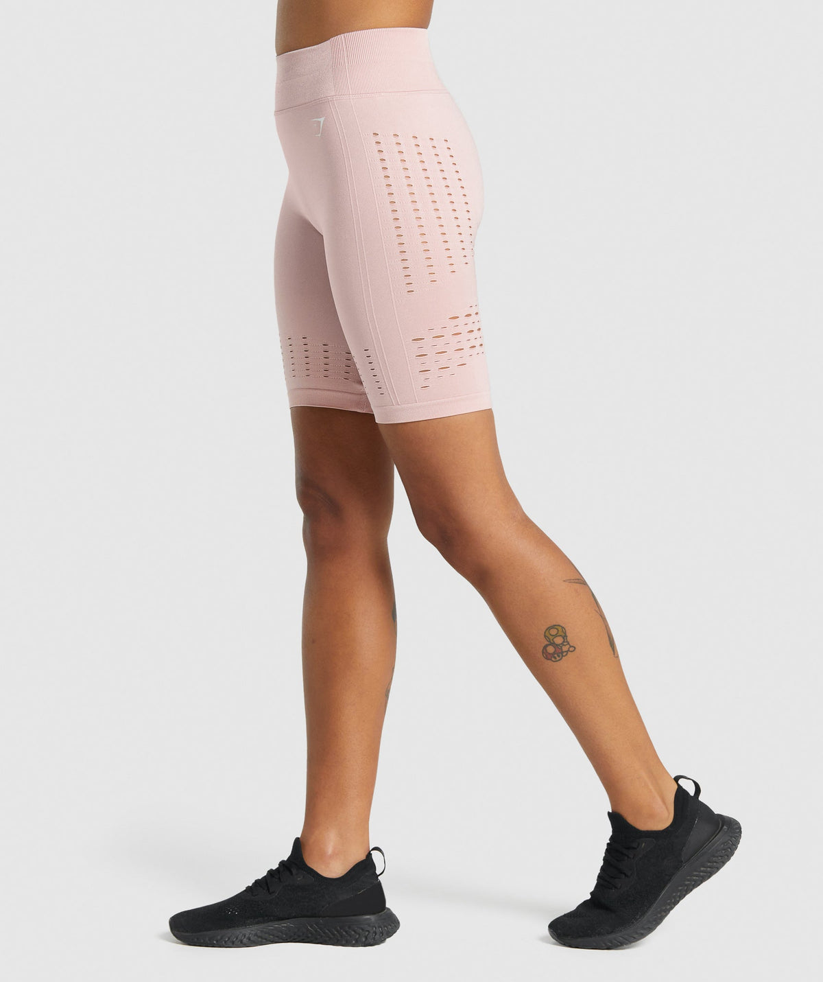 gymshark-glow-seamless-shorts-light-pink-aw21