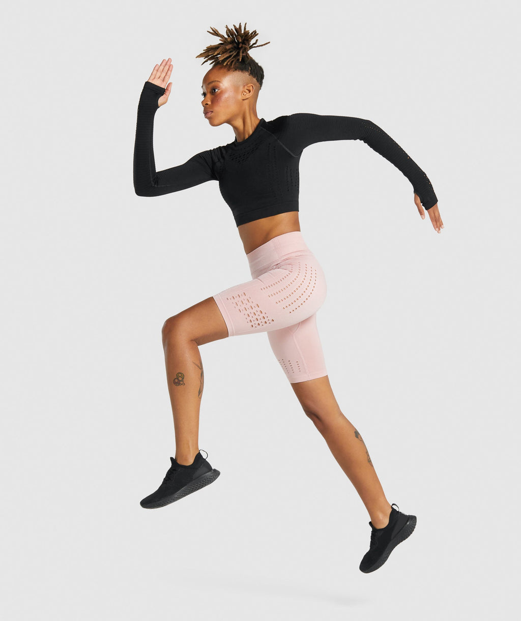 gymshark-glow-seamless-shorts-light-pink-aw21
