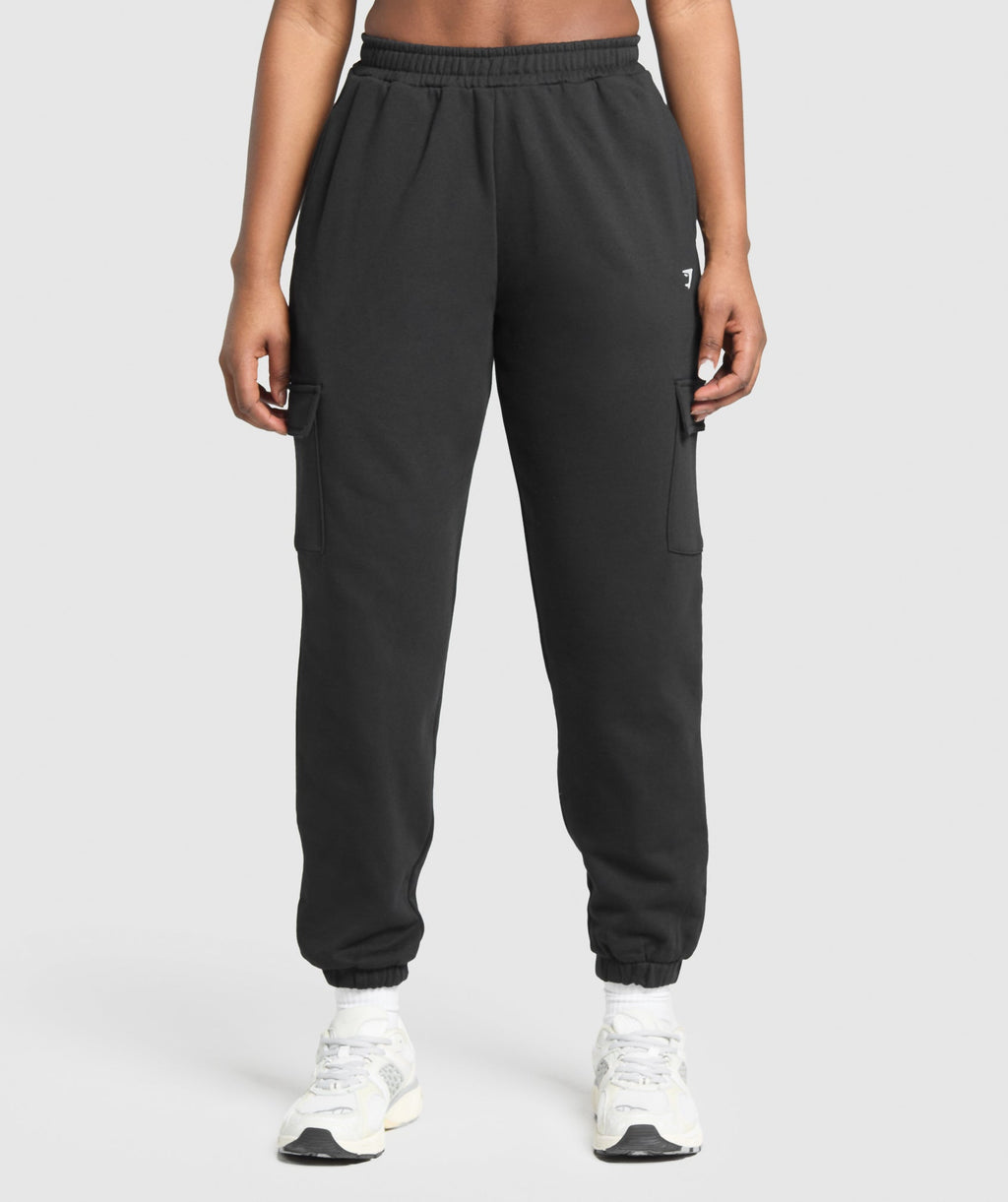 gymshark-fleece-cargo-joggers-black-ss25