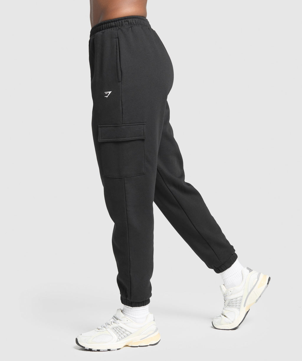 gymshark-fleece-cargo-joggers-black-ss25