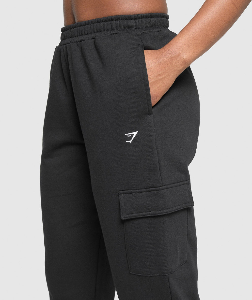 gymshark-fleece-cargo-joggers-black-ss25