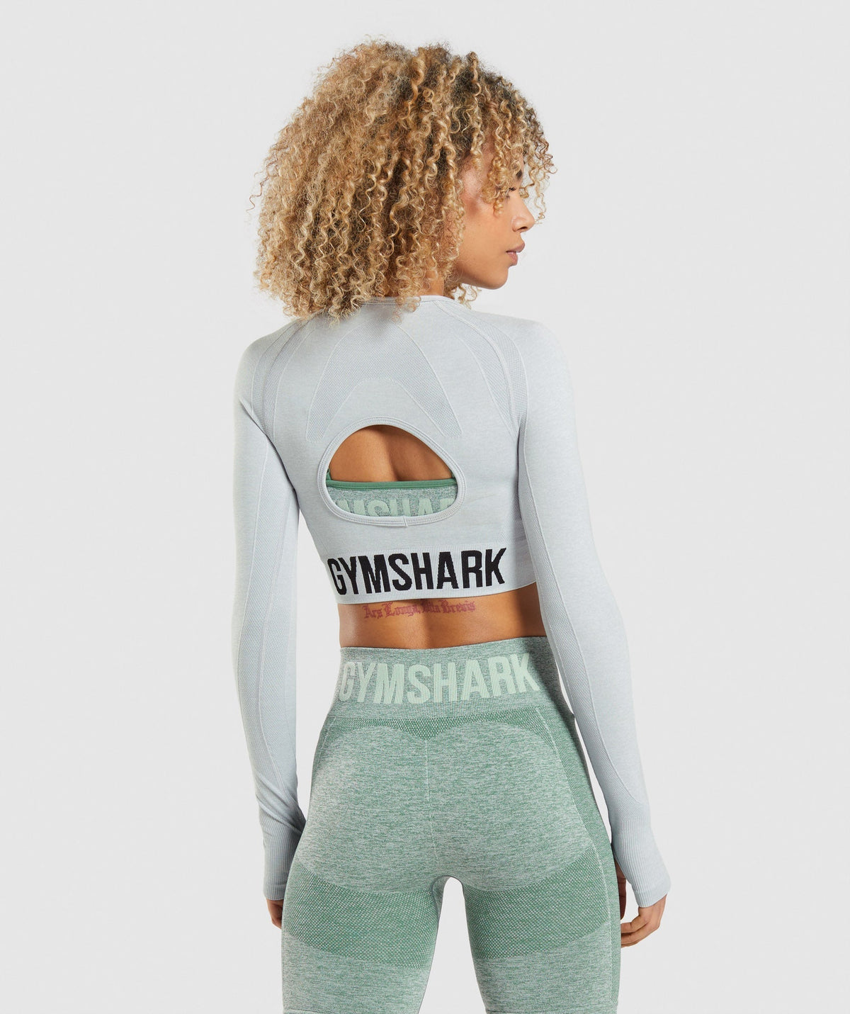 gymshark-flex-sports-long-sleeve-crop-top-light-grey-marl-aw21