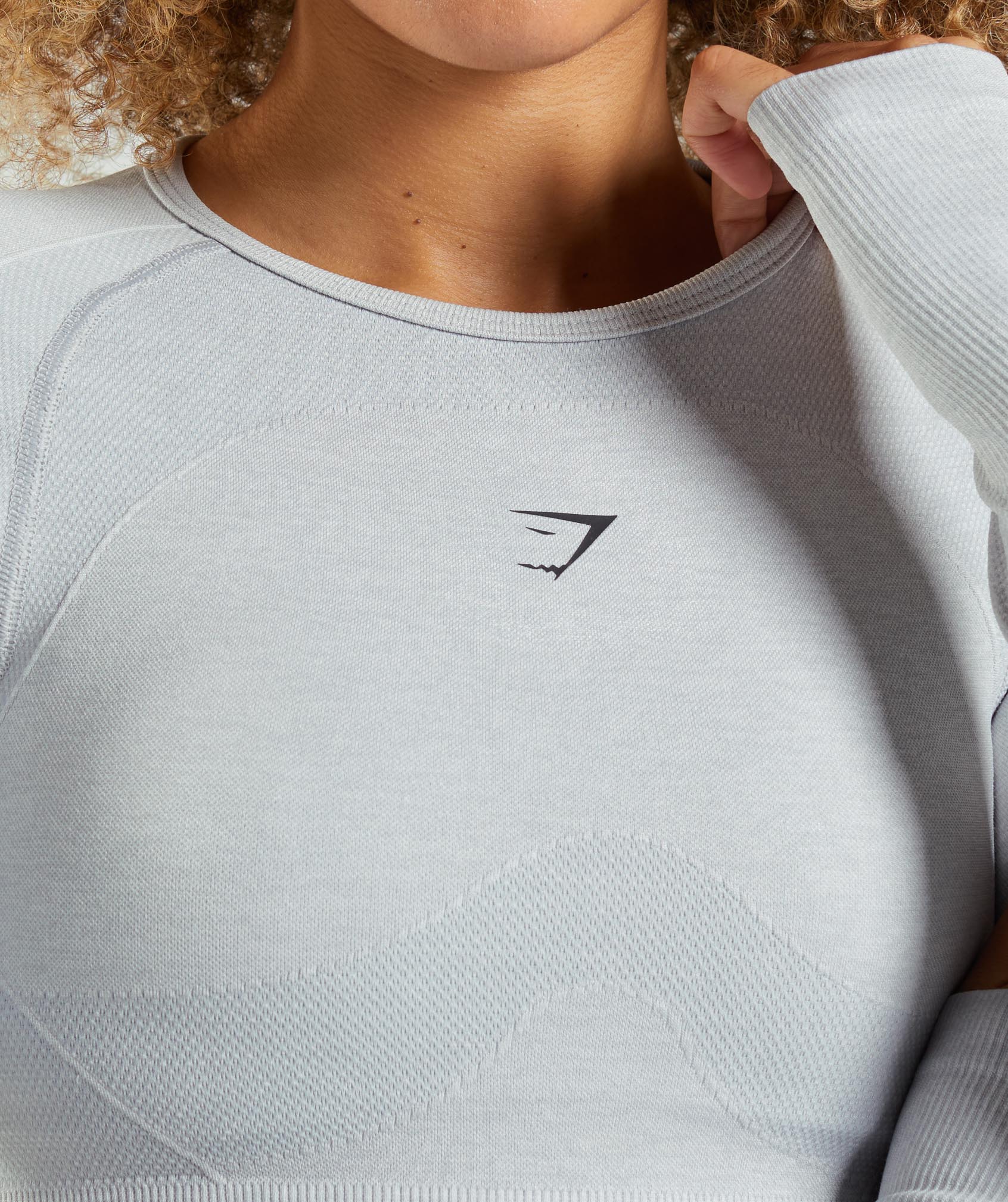 gymshark-flex-sports-long-sleeve-crop-top-light-grey-marl-aw21