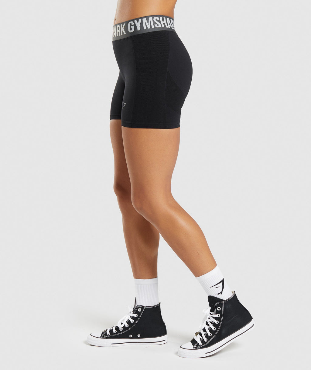 gymshark-flex-shorts-black-aw21
