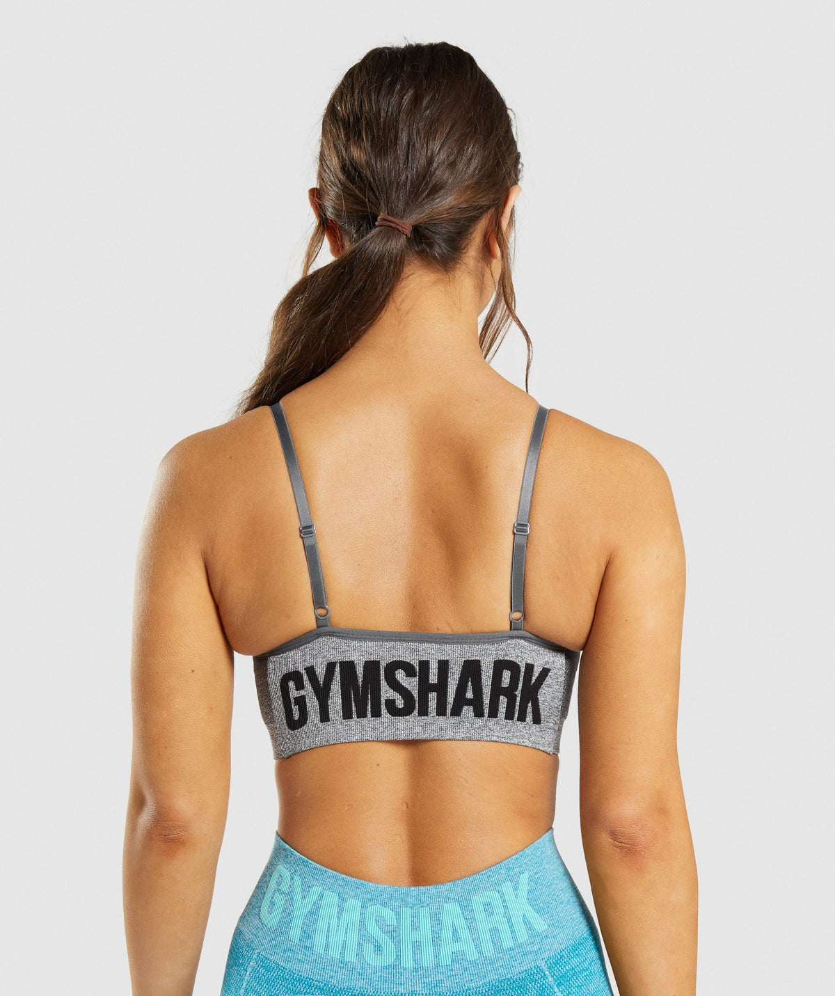 gymshark-flex-strappy-sports-bra-charcoal-aw23grey-marl
