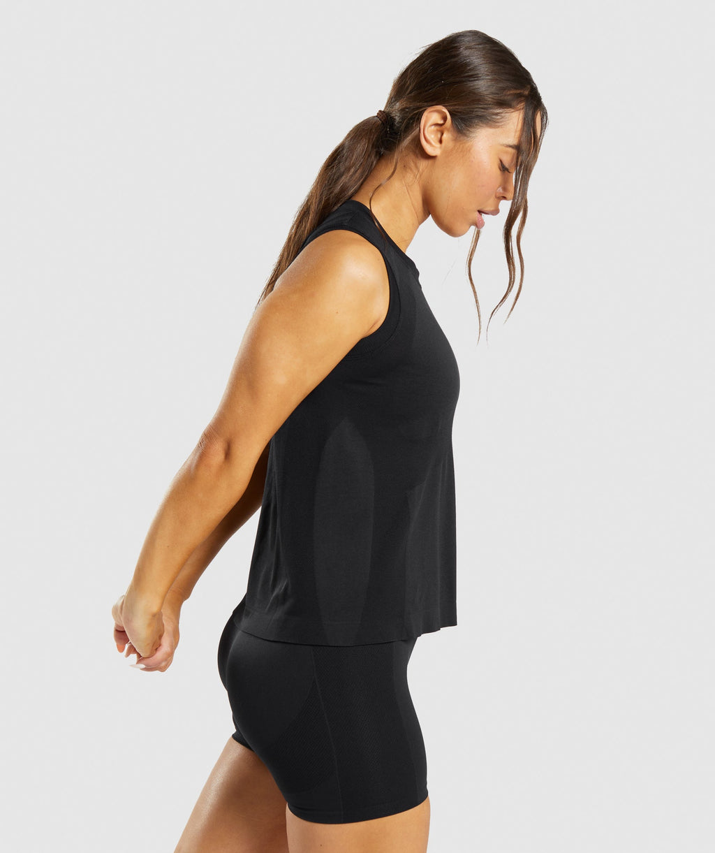 gymshark-flex-tank-top-loose-black-aw21