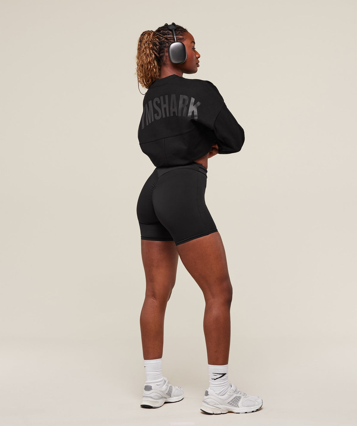 gymshark-premium-power-crew-black-ss25