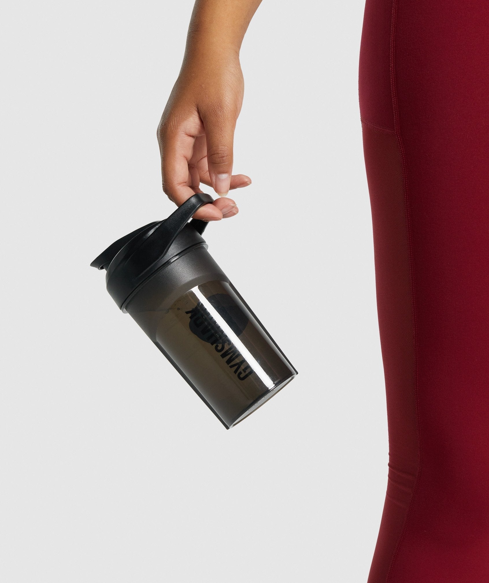 gymshark-400ml-shaker-bottle-black-aw21
