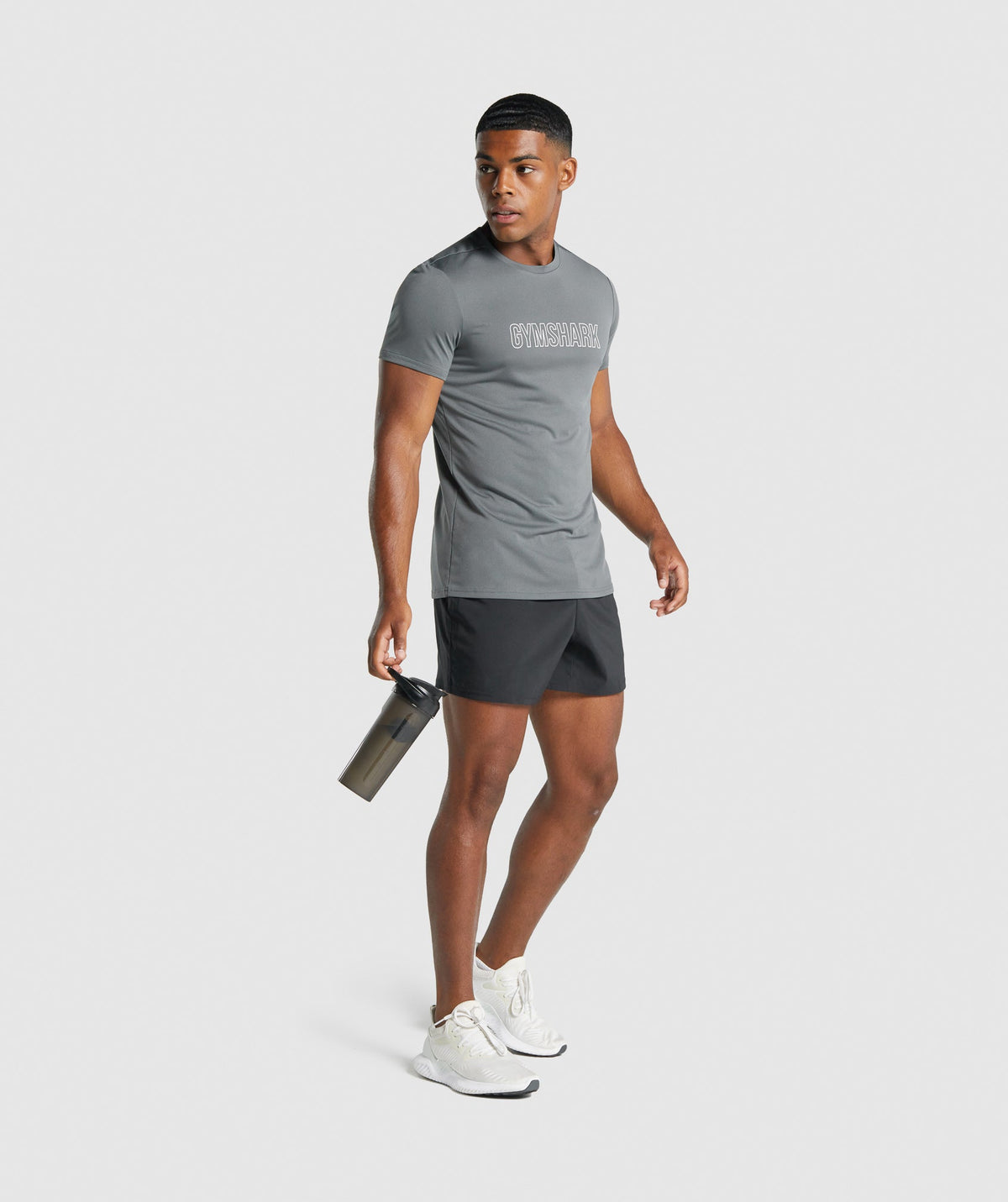 gymshark-shaker-bottle-black-aw21