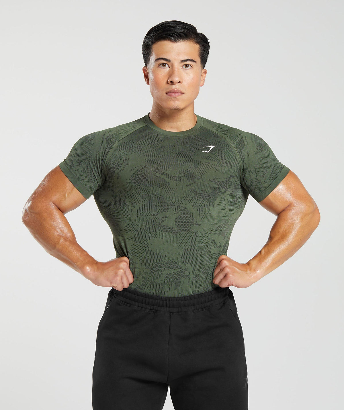 gymshark-geo-seamless-t-shirt-core-olive-black-ss22