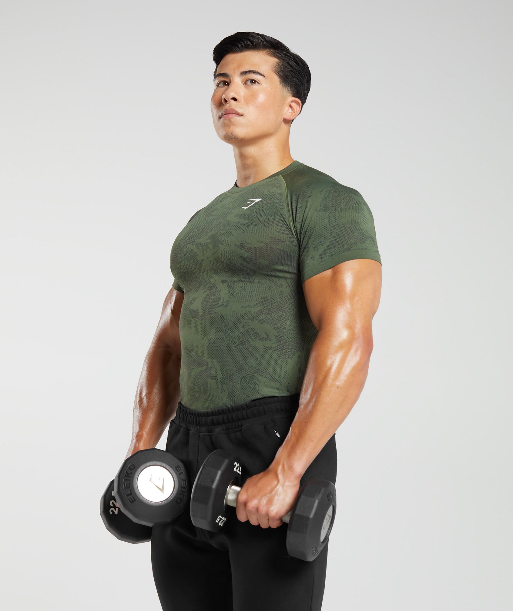 gymshark-geo-seamless-t-shirt-core-olive-black-ss22