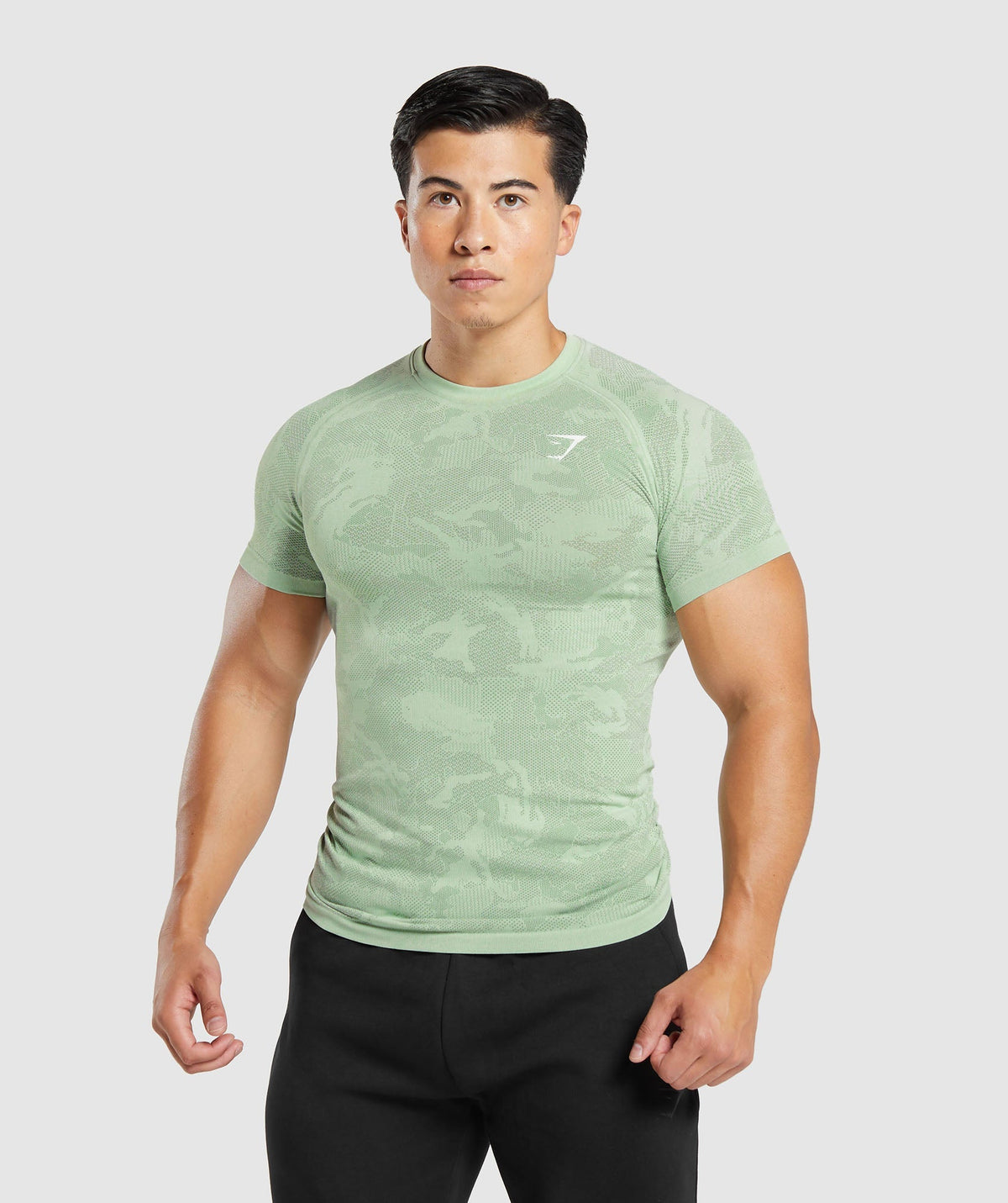 gymshark-geo-seamless-t-shirt-flora-green-willow-green-ss23