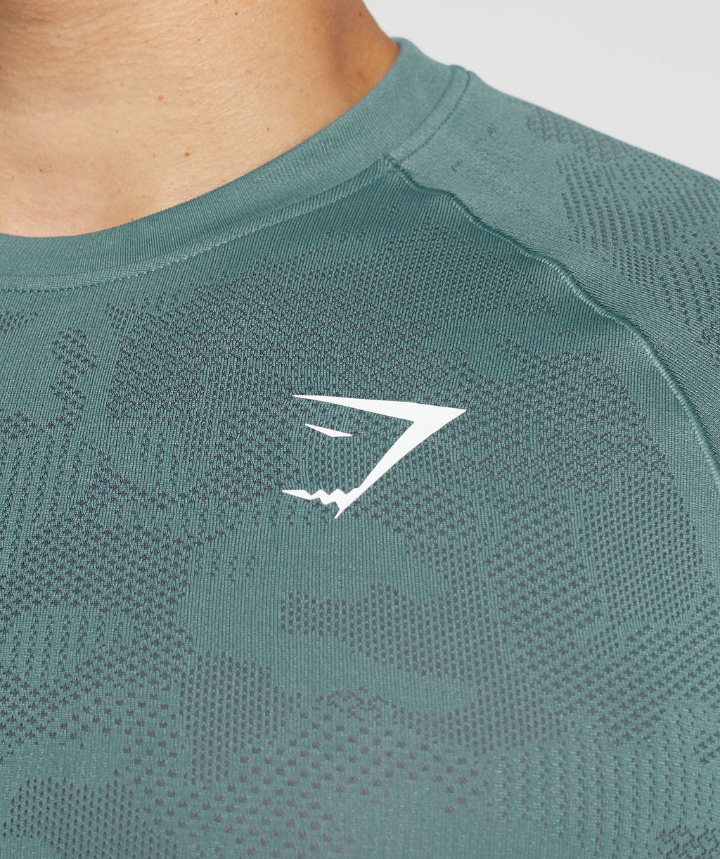 gymshark-geo-seamless-t-shirt-thunder-blue-cosmic-grey-ss23