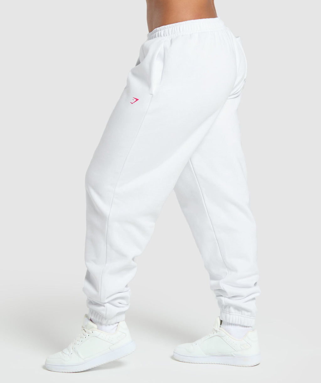 gymshark-barbell-hearts-oversized-joggers-white-aw24