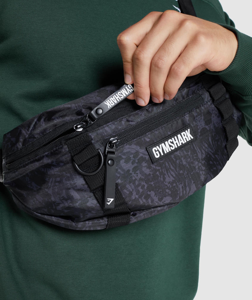 gymshark-manimal-sling-bag-black-aw21