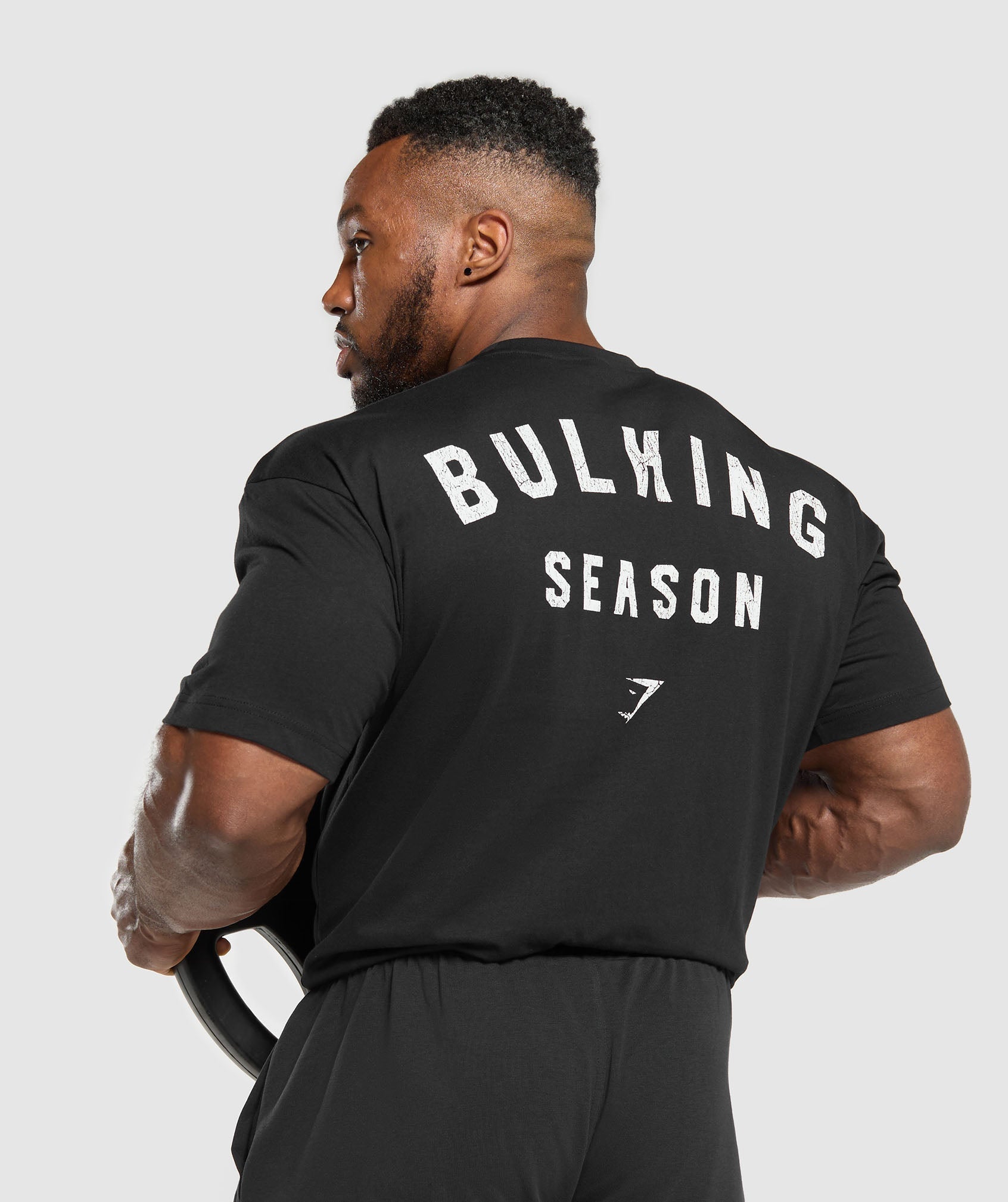 gymshark-bulking-season-t-shirt-black-aw24