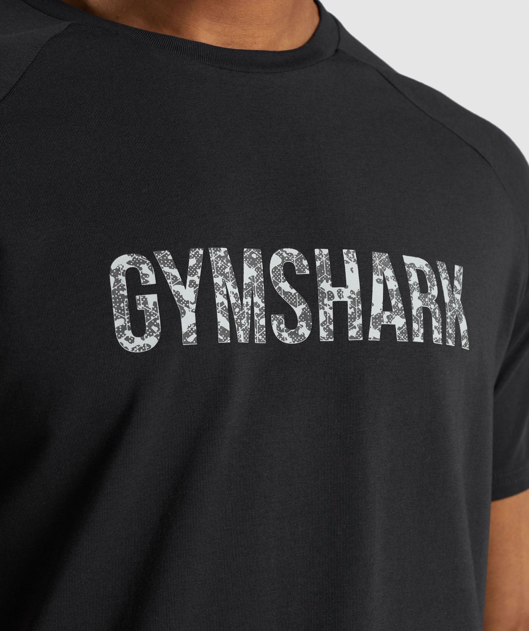 gymshark-apollo-camo-t-shirt-black-ss22