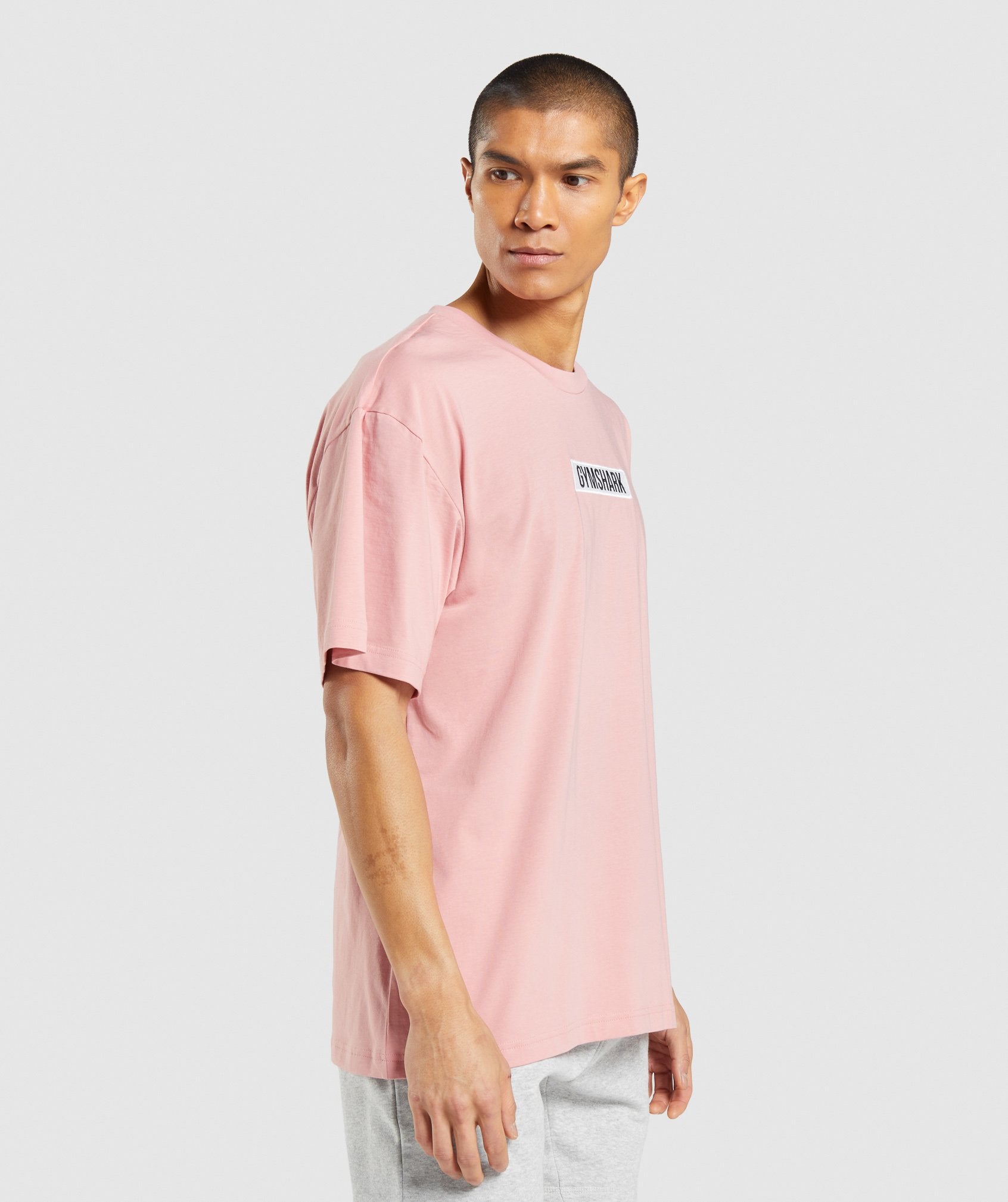 gymshark-central-oversized-t-shirt-pink-aw21