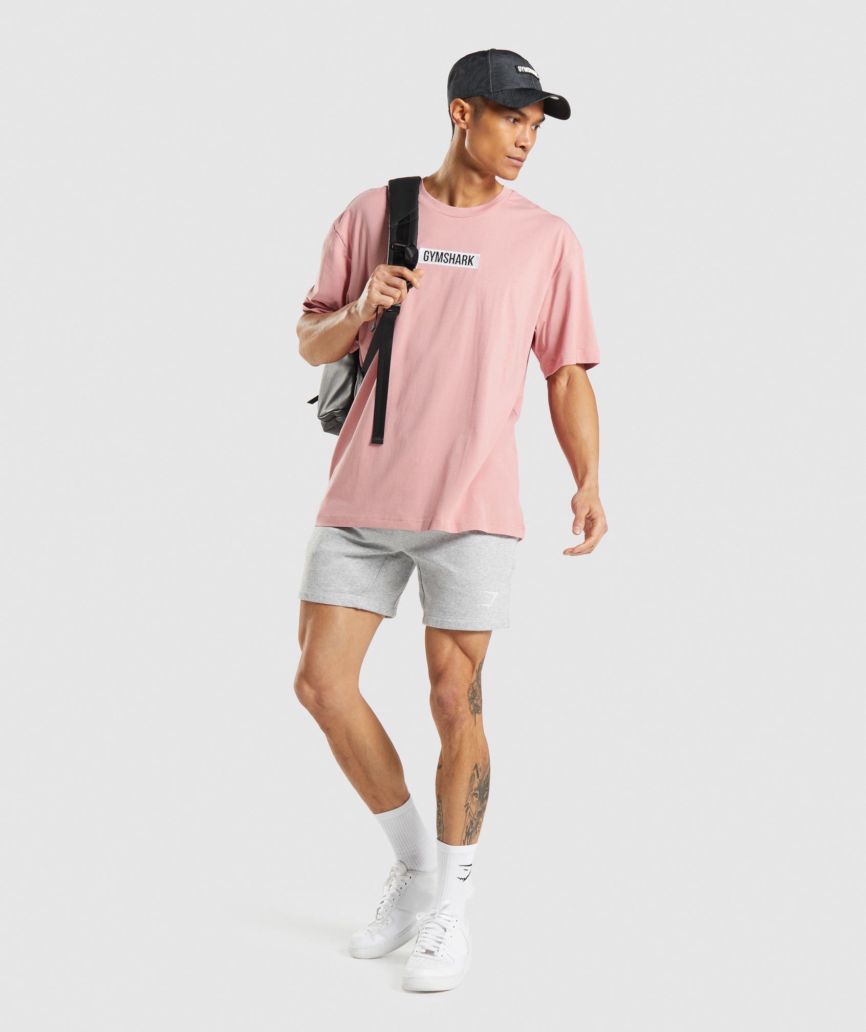 gymshark-central-oversized-t-shirt-pink-aw21