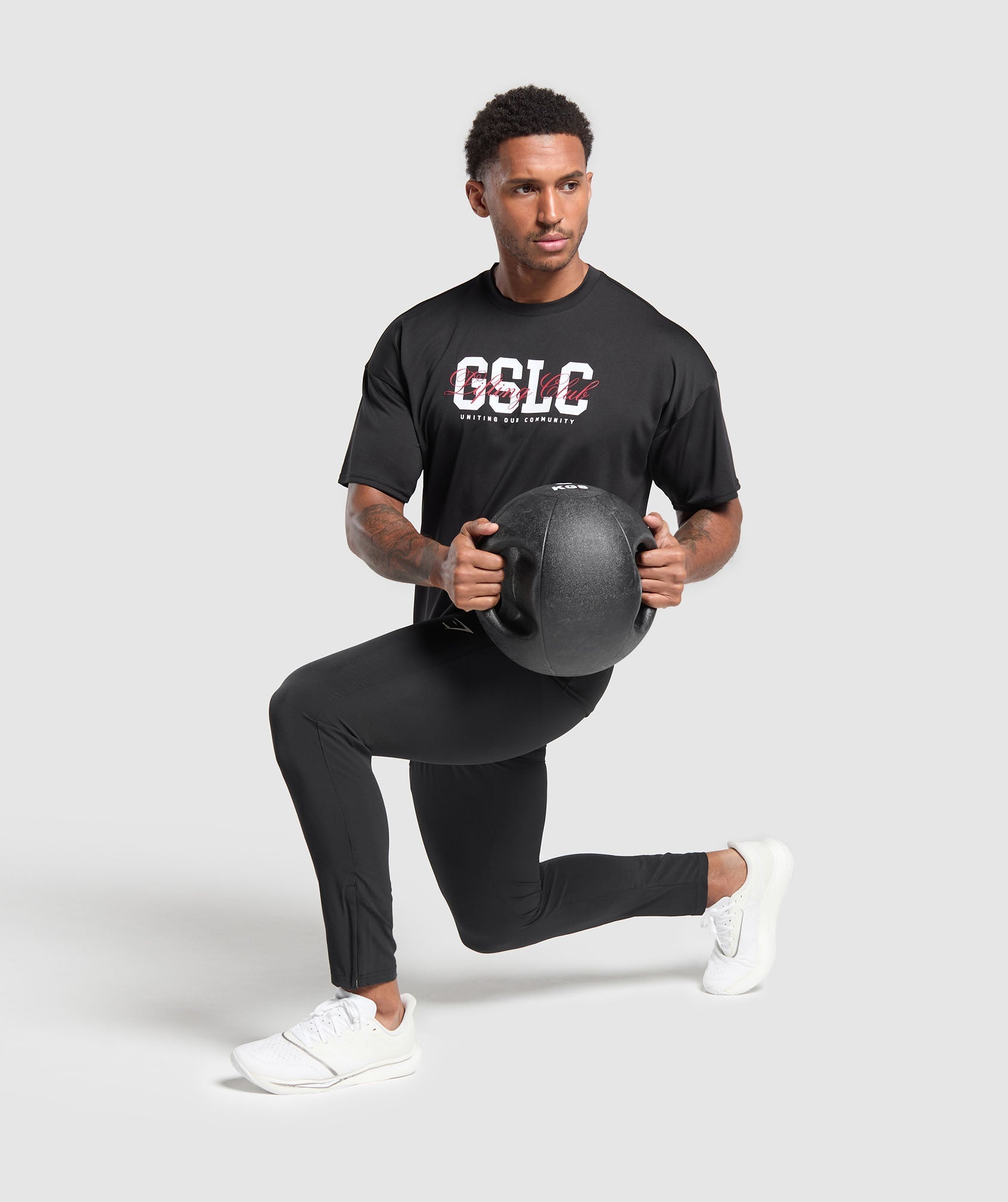 gymshark-script-graphic-t-shirt-black-aw24