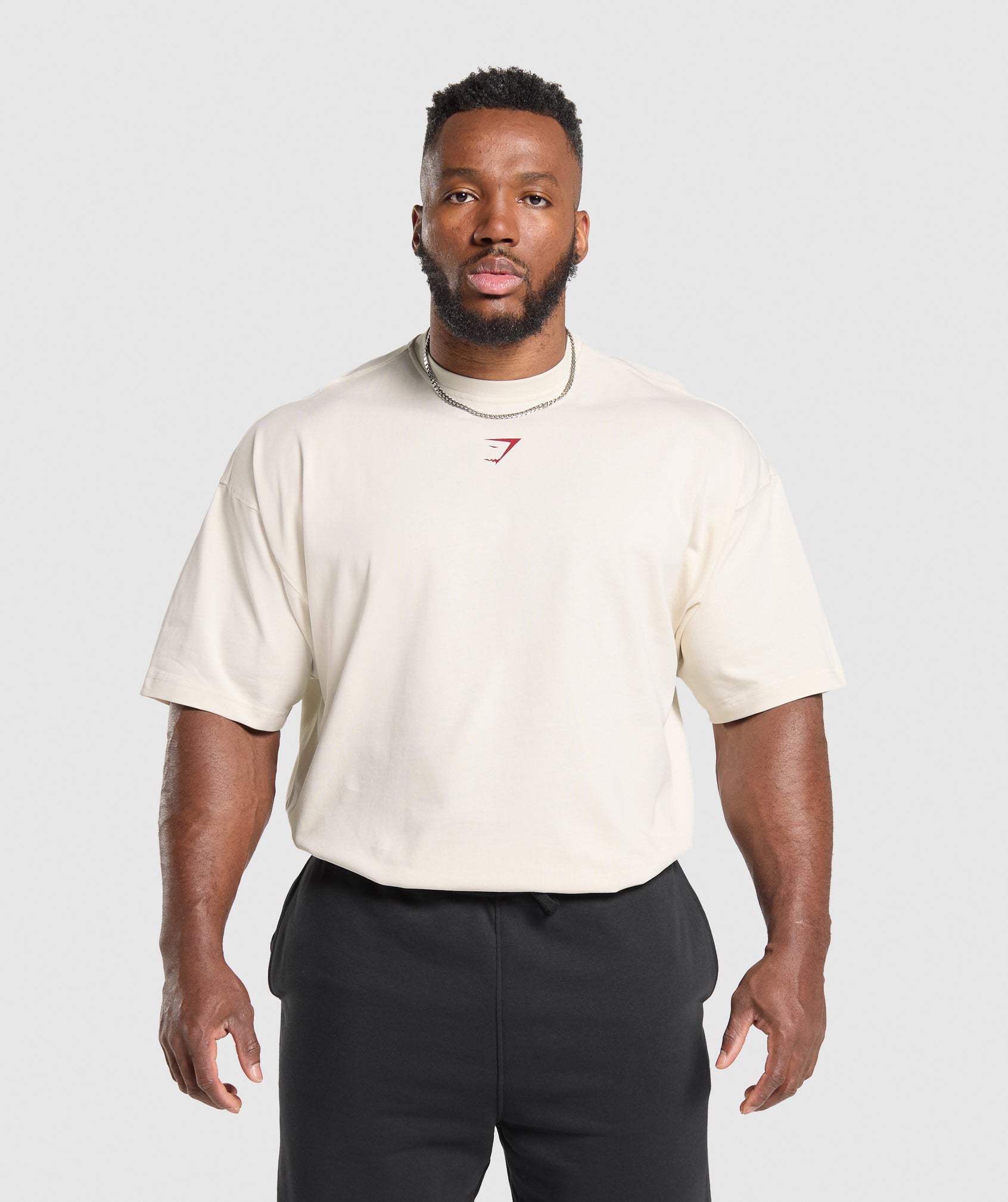 gymshark-lifting-club-t-shirt-oat-white-conditioning-red-ss25