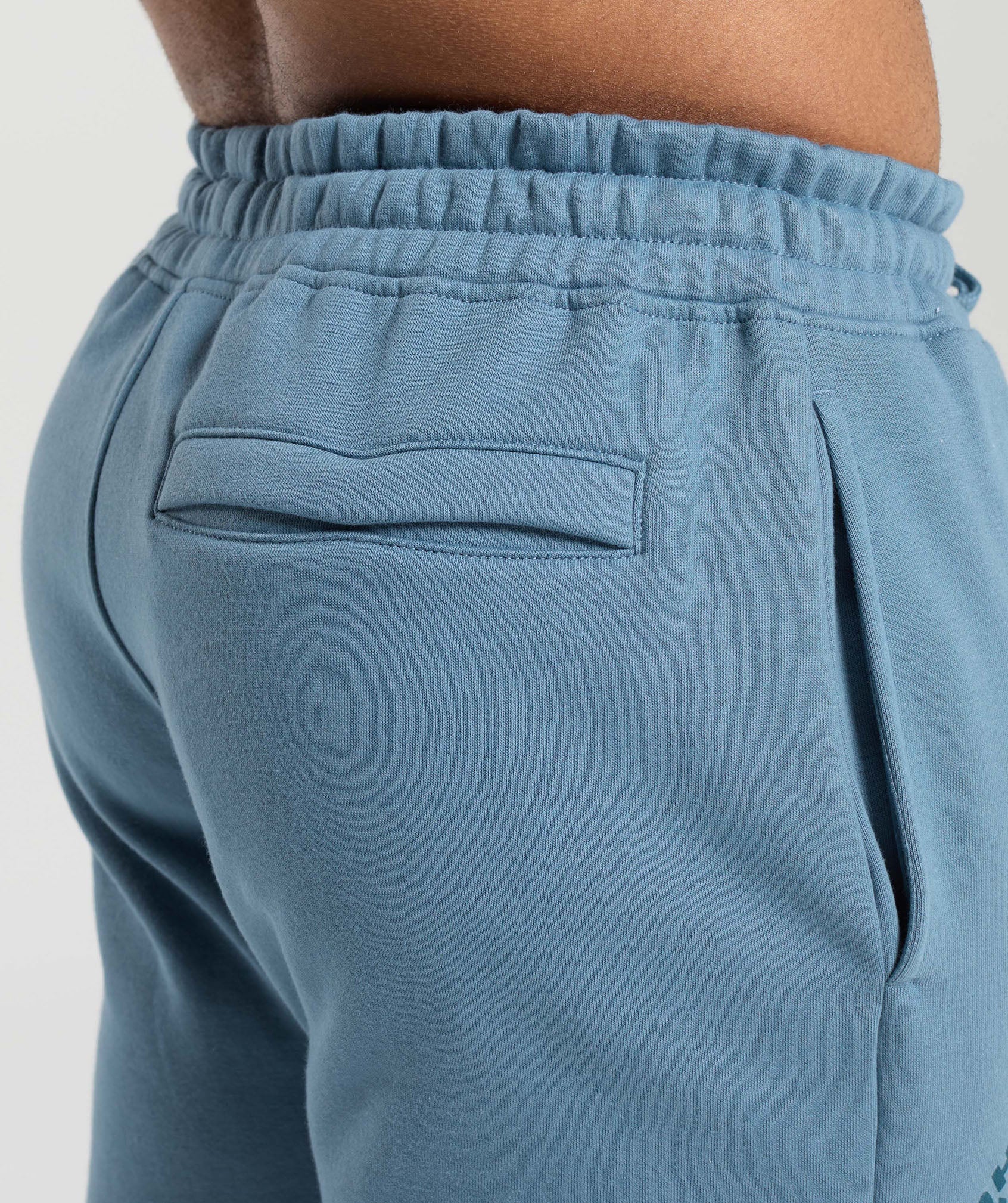 gymshark-heavy-duty-apparel-7-shorts-faded-blue-ss24
