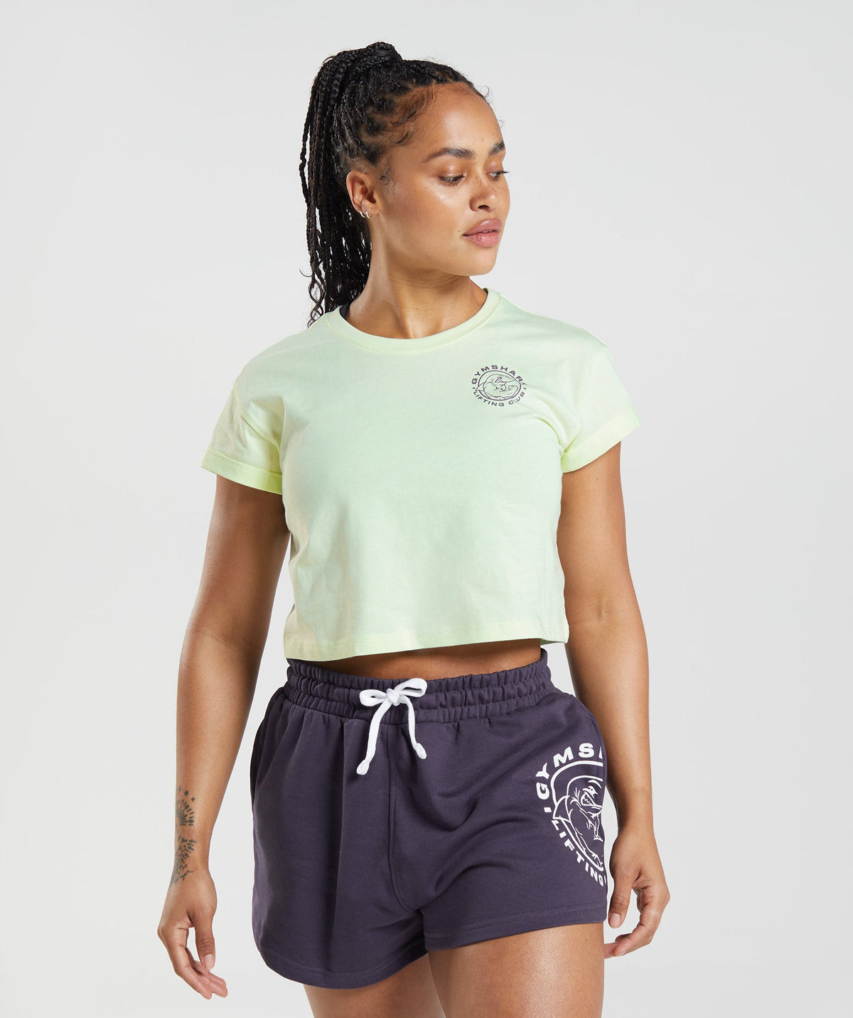 gymshark-legacy-crop-top-cucumber-green-ss22
