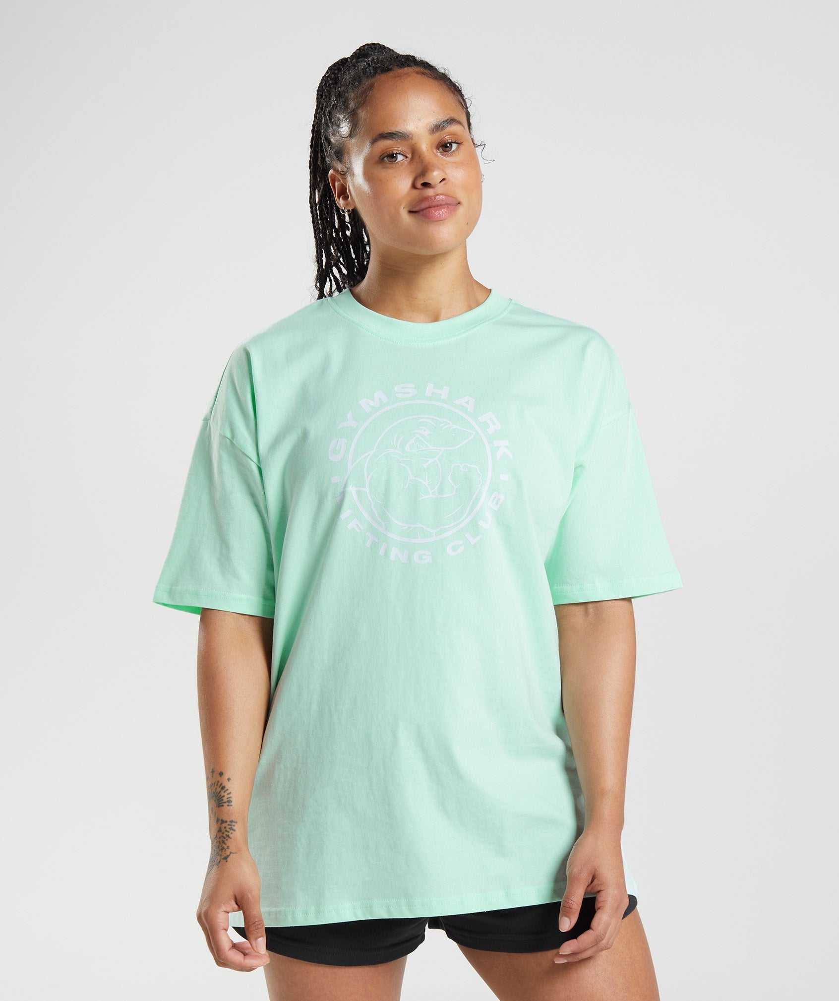 gymshark-legacy-oversized-t-shirt-turbo-blue-ss22