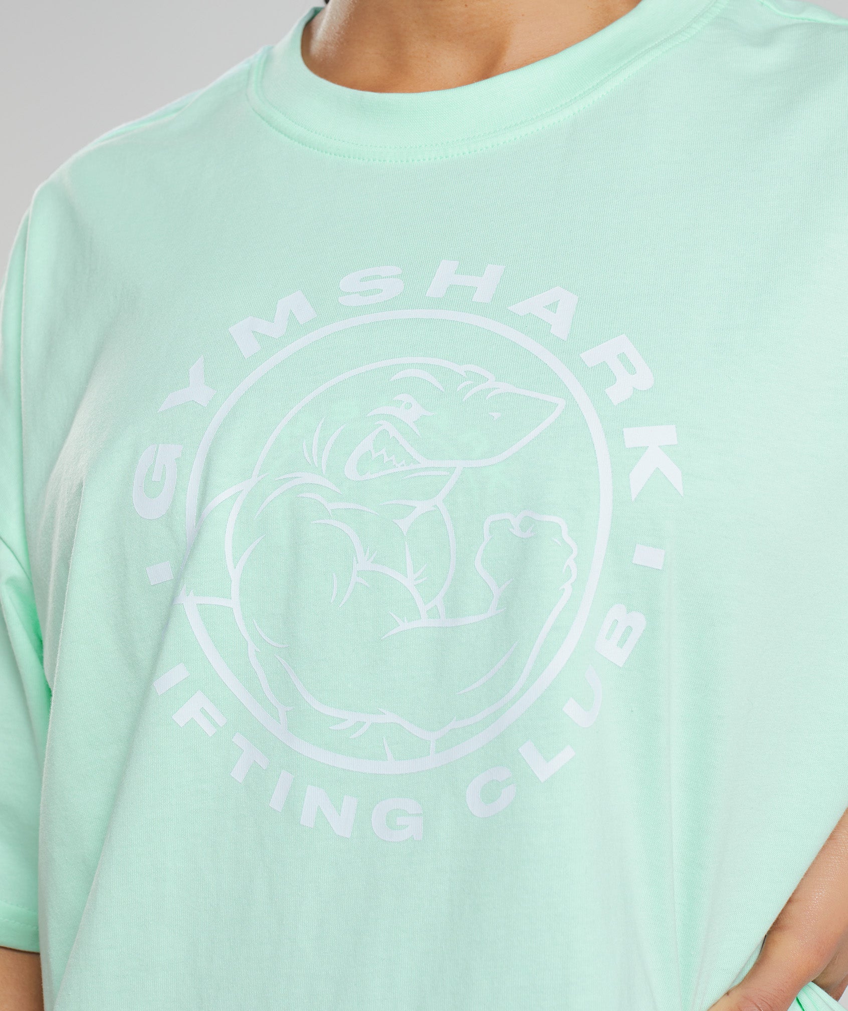 gymshark-legacy-oversized-t-shirt-turbo-blue-ss22