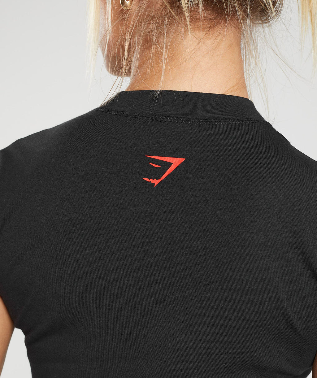 gymshark-lift-heavy-body-fit-t-shirt-black-aw24