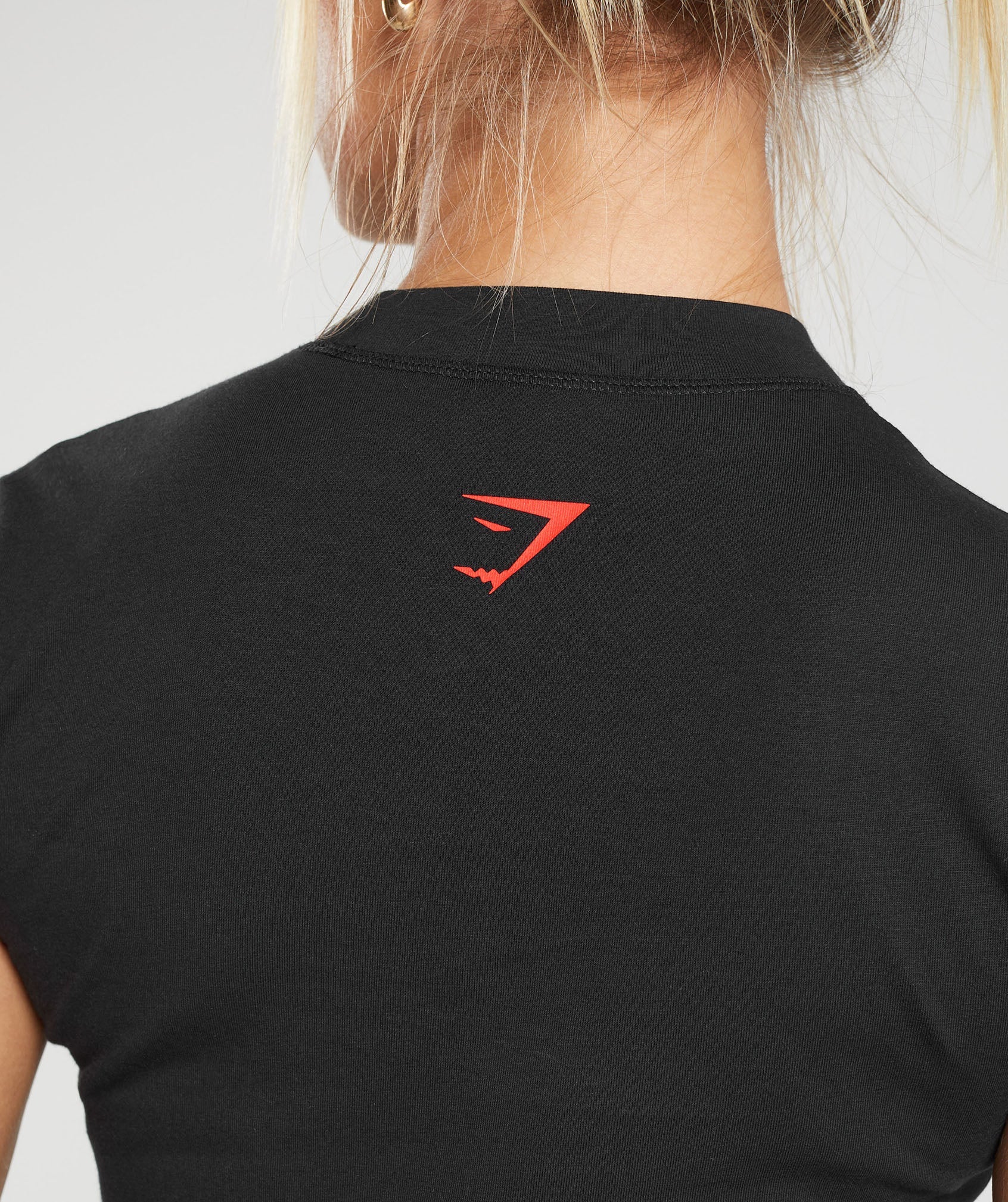 gymshark-lift-heavy-body-fit-t-shirt-black-aw24