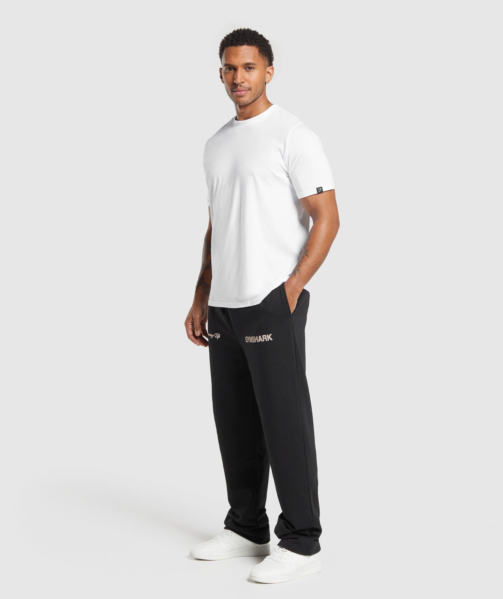 gymshark-est-2012-straight-leg-joggers-pants-black-ss25