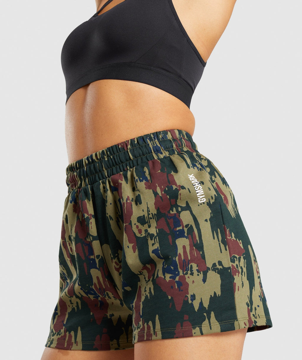 gymshark-graphic-camo-dark-green-camo