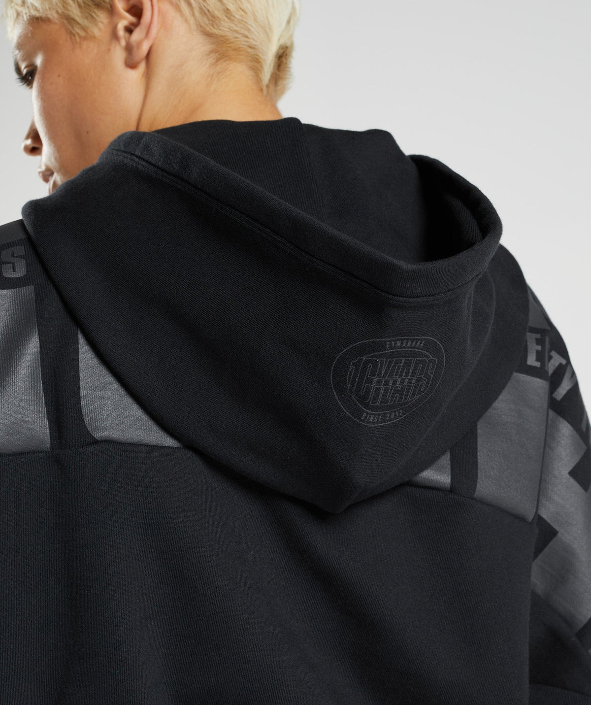 gymshark-gs10-year-hoodie-black-aw22