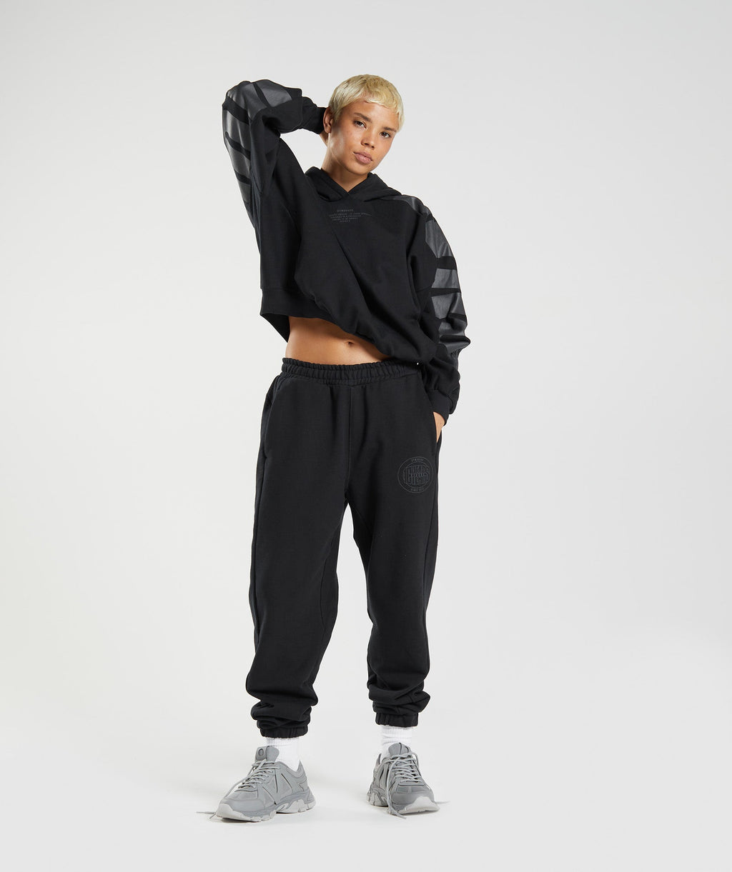 gymshark-gs10-year-hoodie-black-aw22