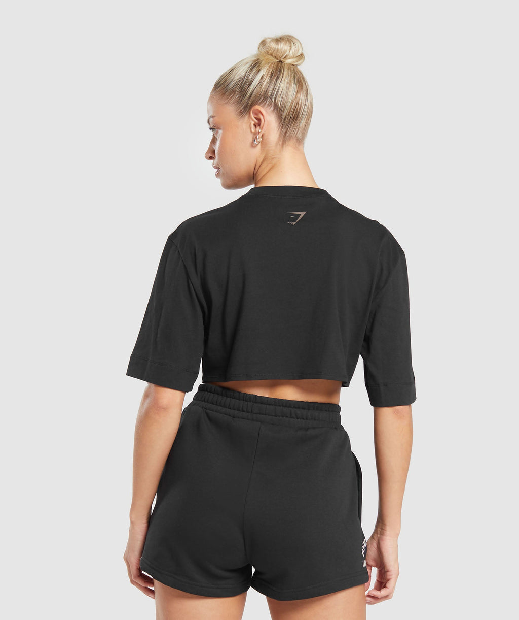 gymshark-built-crop-top-black-aw23