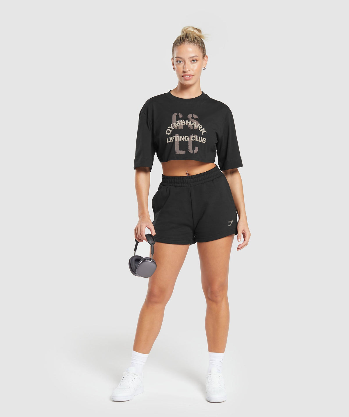 gymshark-built-crop-top-black-aw23