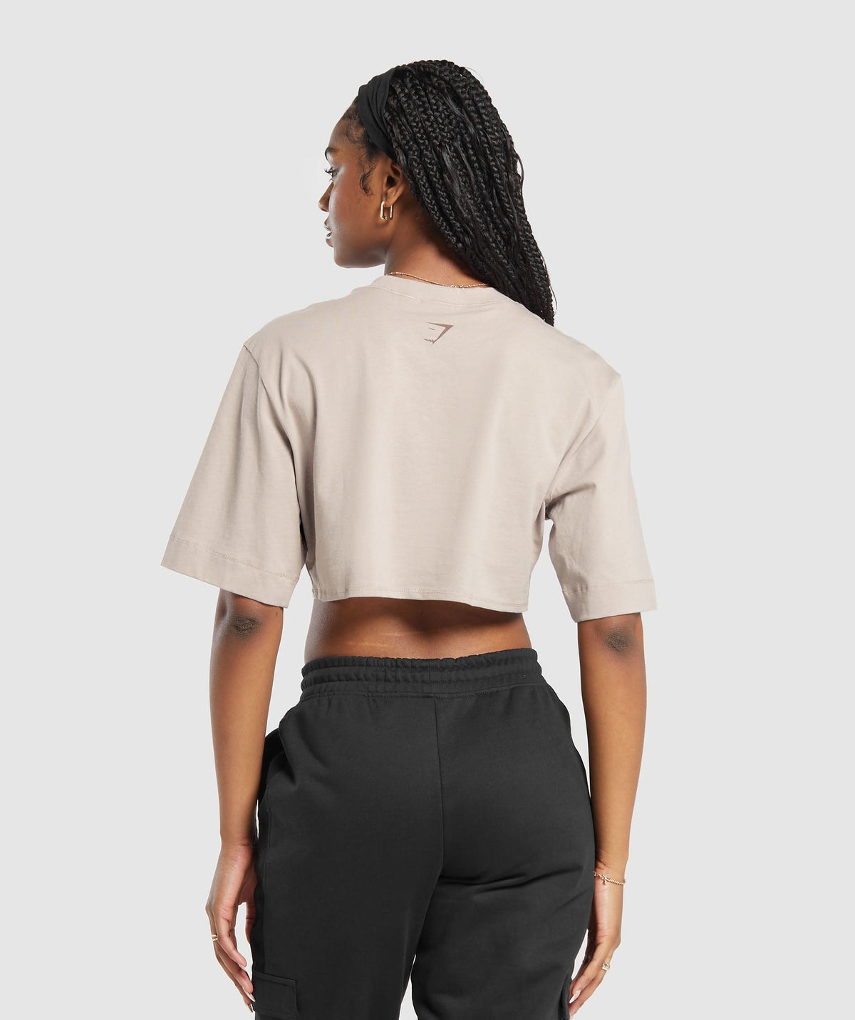 gymshark-built-crop-top-stone-pink-aw23