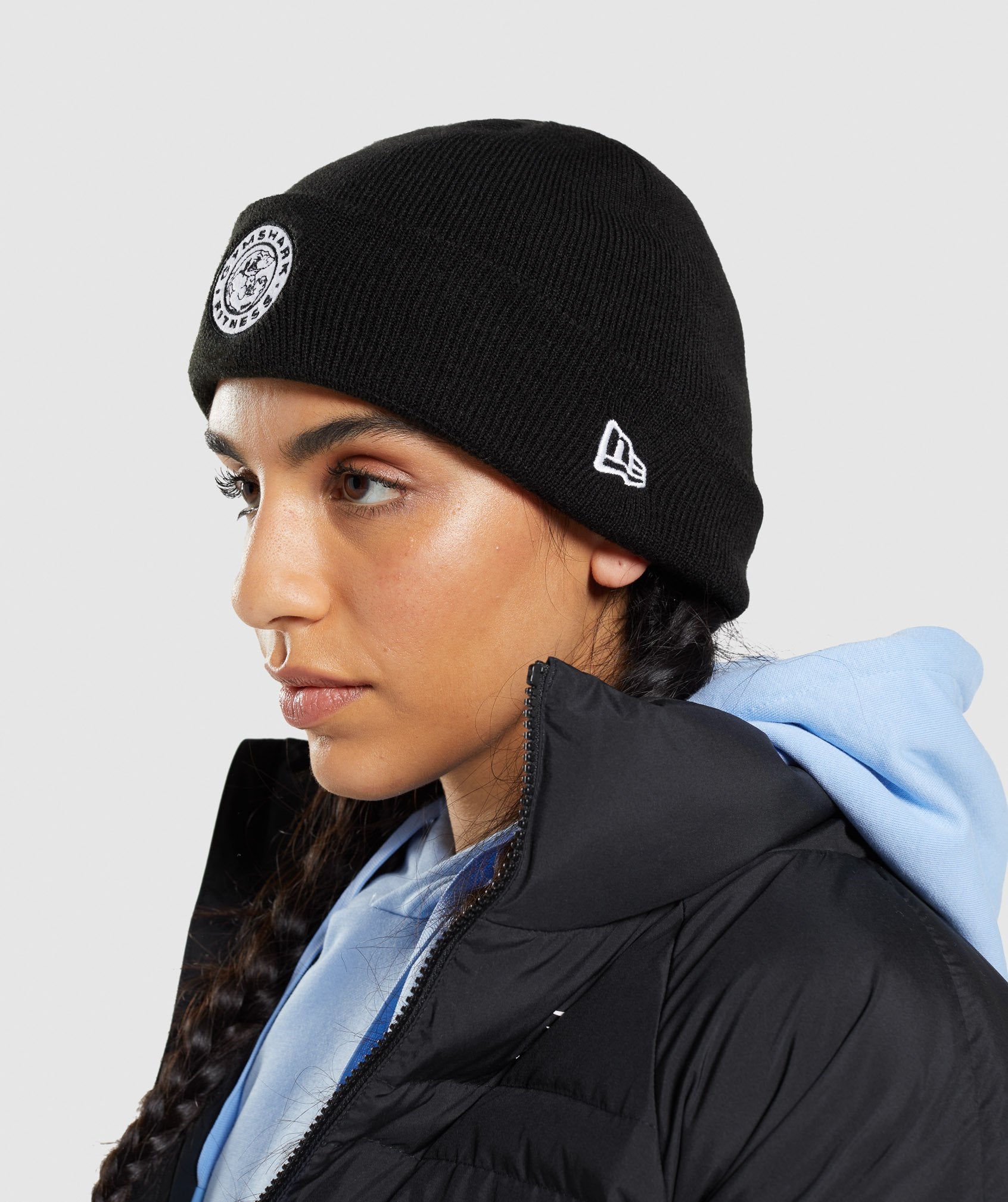 gymshark-new-era-legacy-cuff-knit-black-aw21