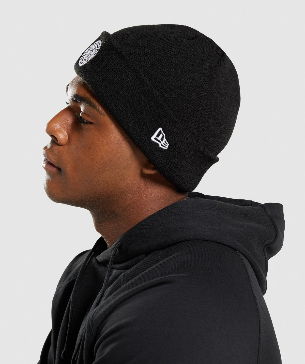 gymshark-new-era-legacy-cuff-knit-black-aw21