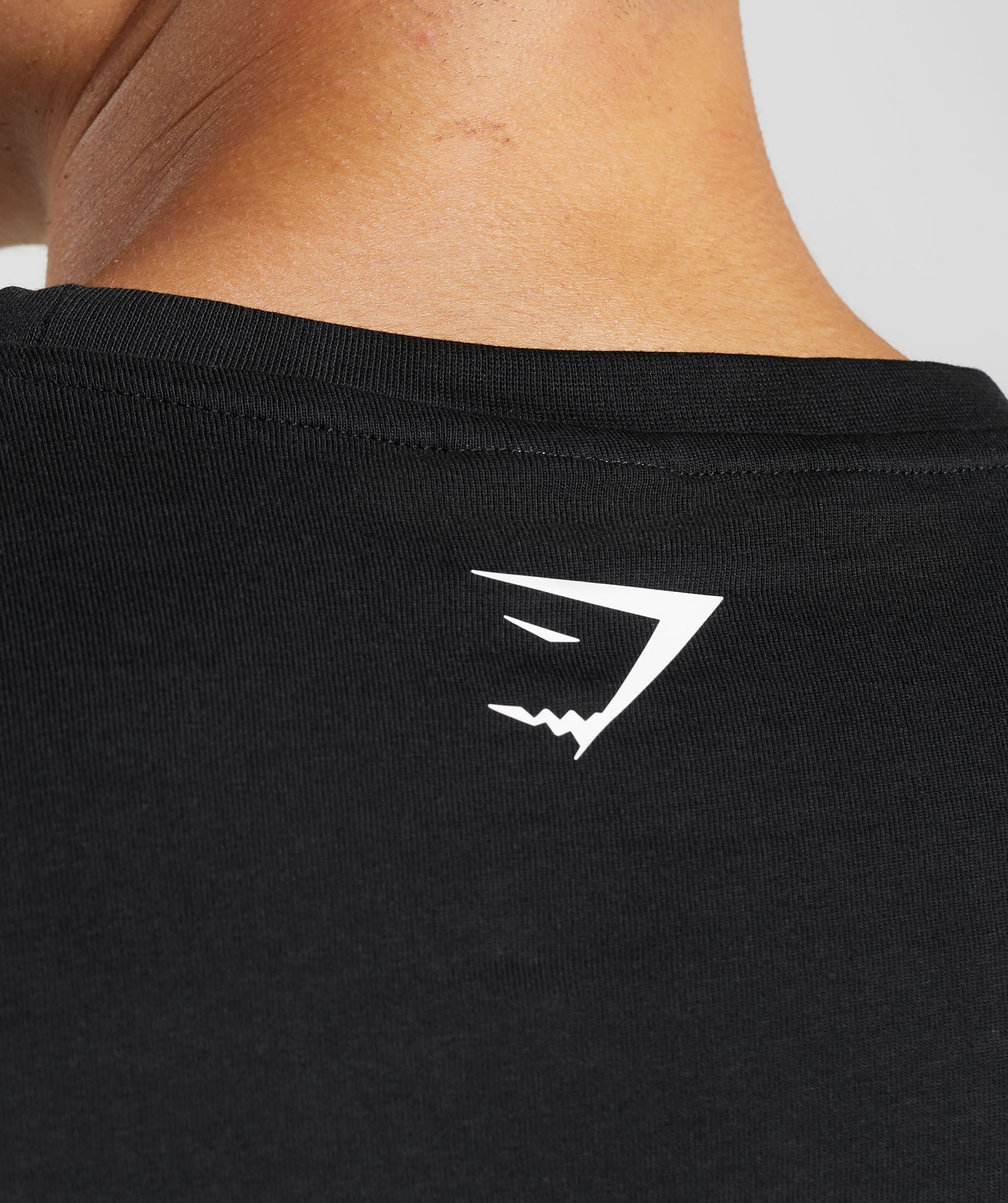 gymshark-lifting-club-t-shirt-black-aw23