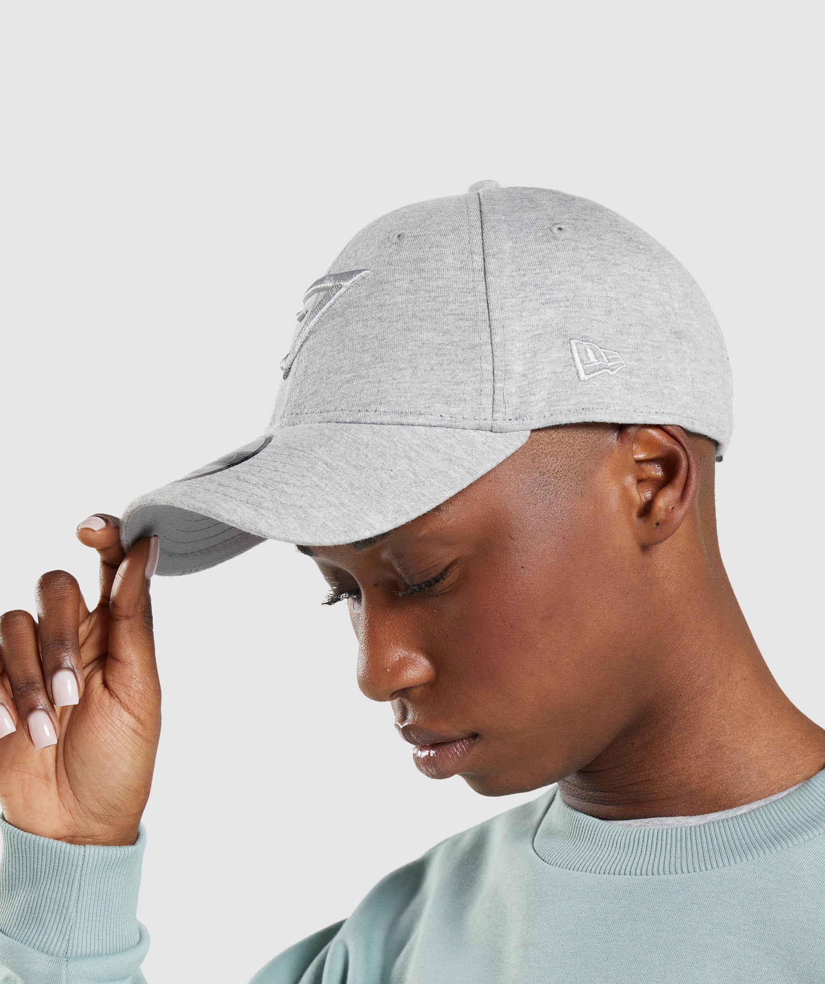 gymshark-new-era-9forty-adjustable-grey-aw21