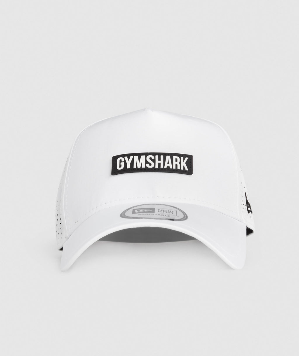 gymshark-new-era-39thirty-snapback-white-aw21