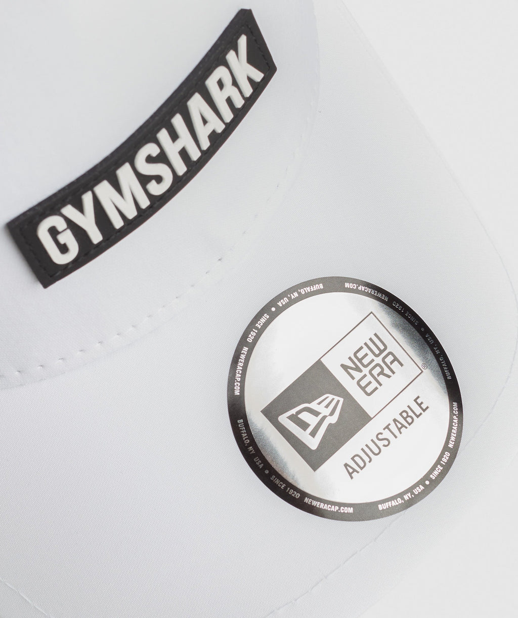gymshark-new-era-39thirty-snapback-white-aw21